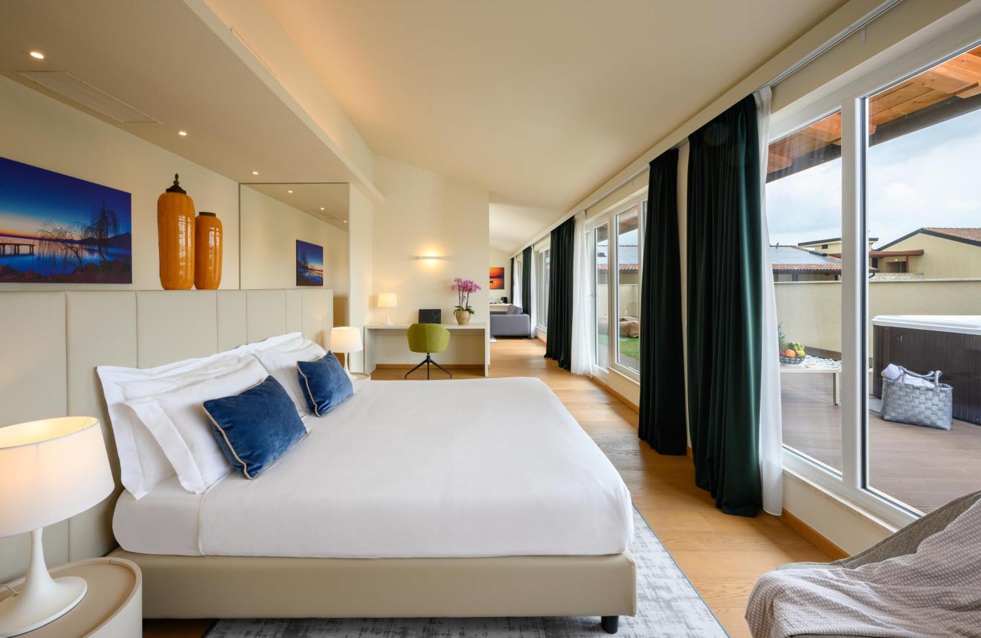 Leonardo Hotel Lago Di Garda - Wellness And Spa Lazise Exteriör bild