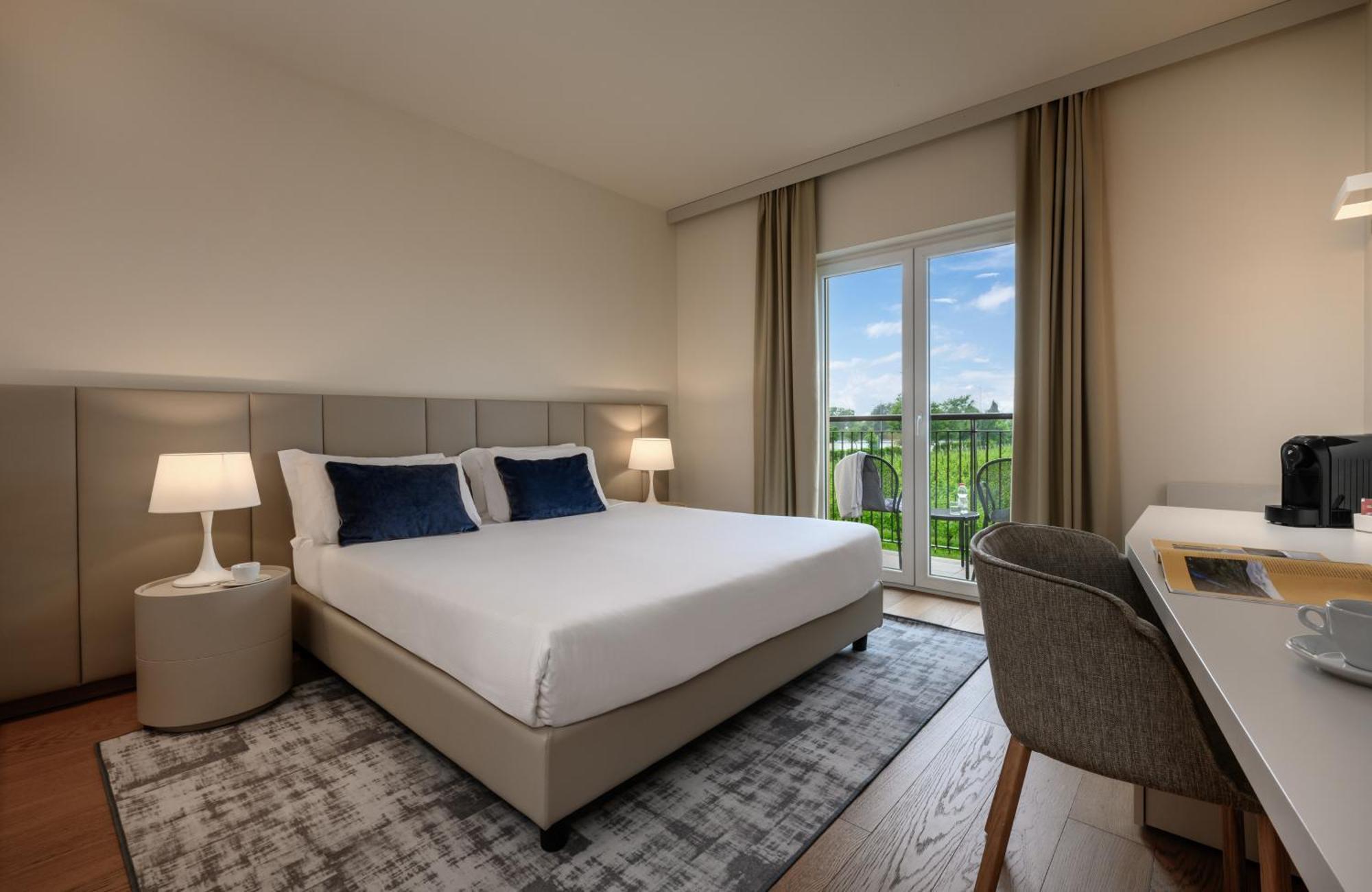 Leonardo Hotel Lago Di Garda - Wellness And Spa Lazise Exteriör bild