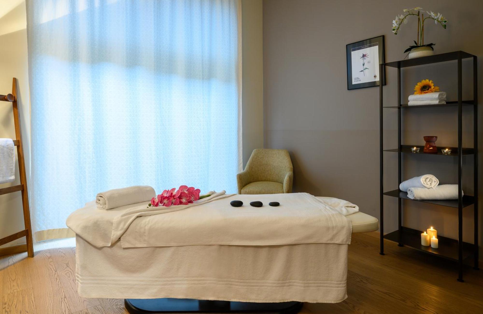 Leonardo Hotel Lago Di Garda - Wellness And Spa Lazise Exteriör bild