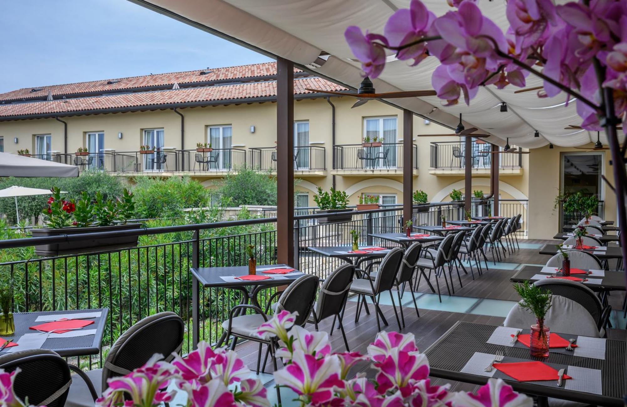 Leonardo Hotel Lago Di Garda - Wellness And Spa Lazise Exteriör bild